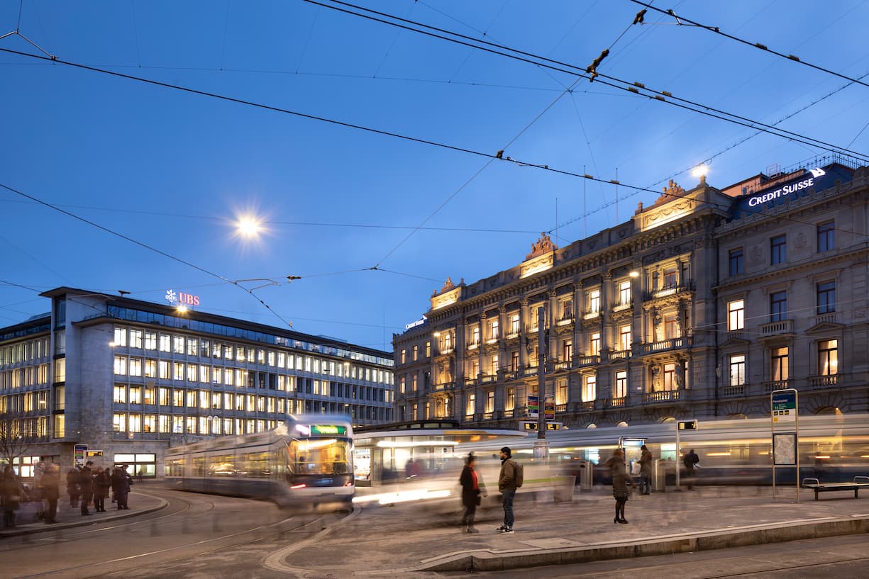 Paradeplatz square with the tram stop "Paradeplatz and the headquarters of the two Swiss banks UBS, left, and Credit Suisse, right, in Zurich, Switzerland, on February 4, 2019. (KEYSTONE/Gaetan Bally)Der Paradeplatz mit Tramstation "Paradeplatz und dem Hauptsitz der Schweizer Grossbanken UBS, links, und Credit Suisse, rechts, am 4. Februar 2019 in Zuerich. (KEYSTONE/Gaetan Bally)