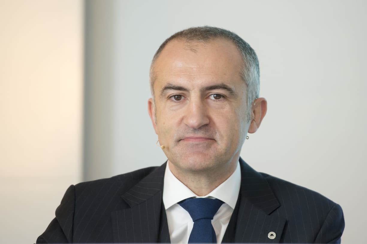 Silvio Napoli, CEO der Schindler Holding, spricht an der Medienbilanzkonferenz der Schindler Holding vom Freitag, 12. Februar 2016 im Hotel Palace in Luzern. .(KEYSTONE/Urs Flueeler)