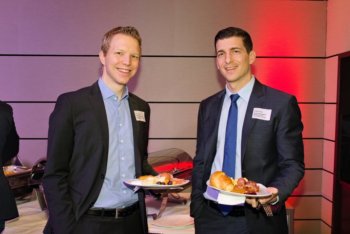 Simon Kaufmann, Kundenberater Executives & Entrepreneurs, UBS Switzerland AG;Philippe Keller, Mandatsleiter KMU Unternehmensnachfolge, Zürcher Kantonalbank