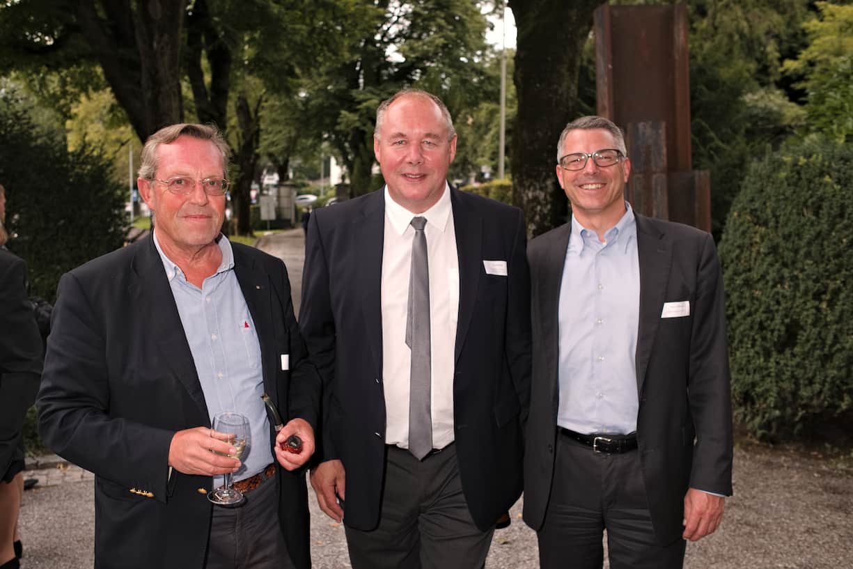 Ulrich Jakob Looser, BLR & Partners;Urs Rengel, Elektrizitätswerke des Kantons Zürich;Adrian V. Nösberger, Schroder & Co Bank AG