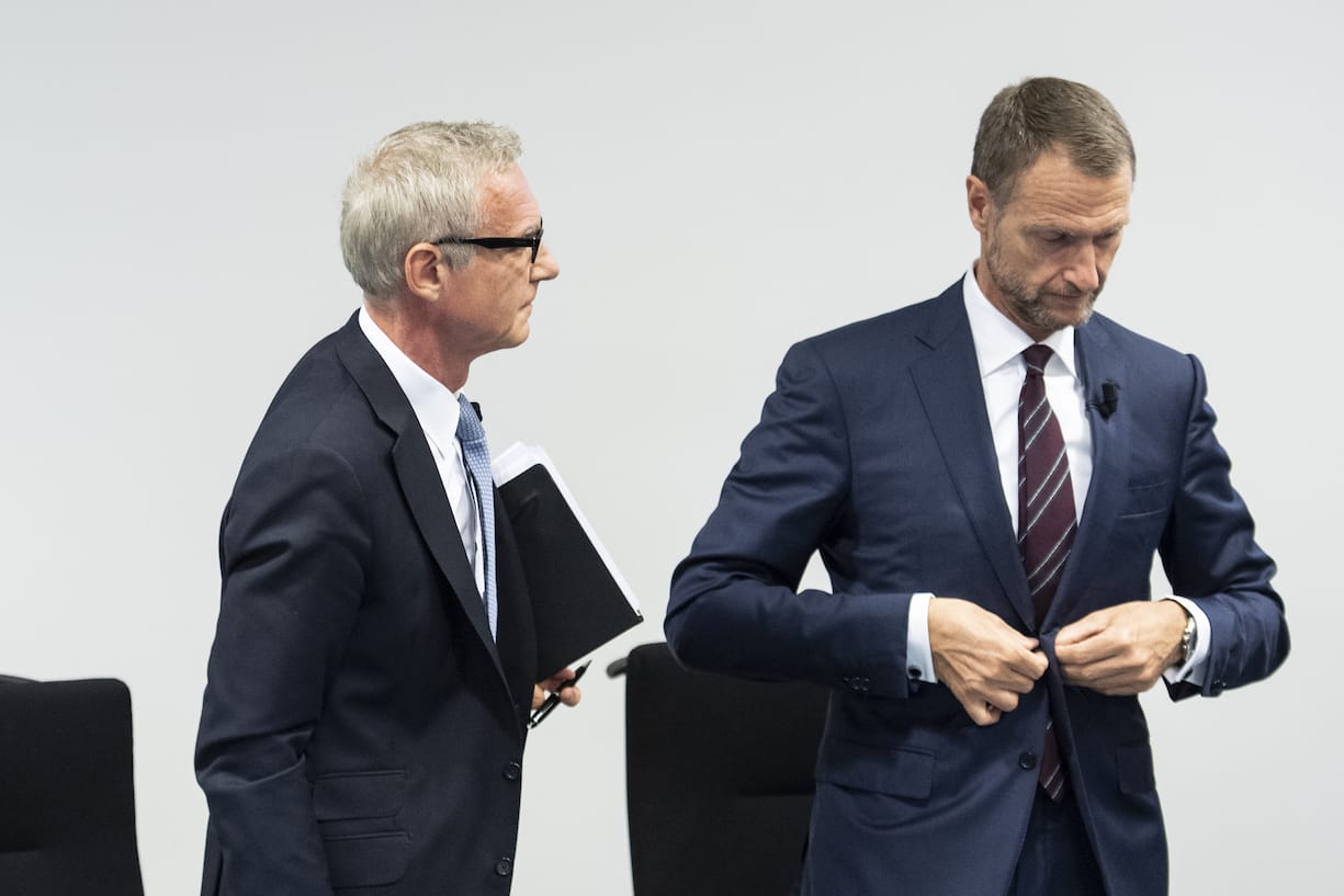 Urs Rohner, president of the board, left, speaks with Flavio Romerio, Managing Partner of Homburger, right, after a press conference of the Observation of Iqbal Khan in Zurich, Switzerland, Tuesday, October 1, 2019. (KEYSTONE/Ennio Leanza)