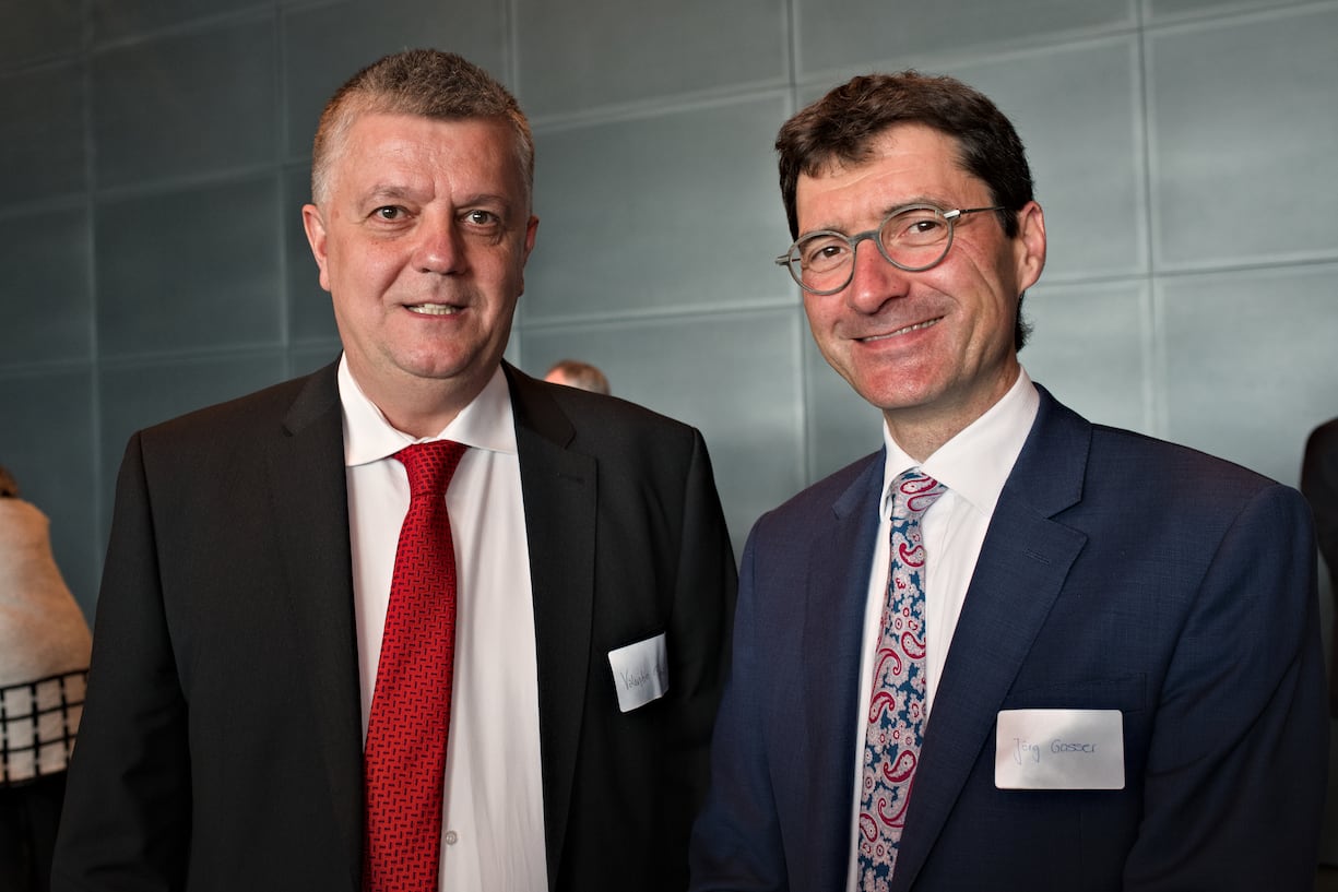 Valentin Panait, Botschaftsrat, Botschaft Rumäniens in der Schweiz; Jörg Gasser, CEO, Schweizerische Bankiervereinigung