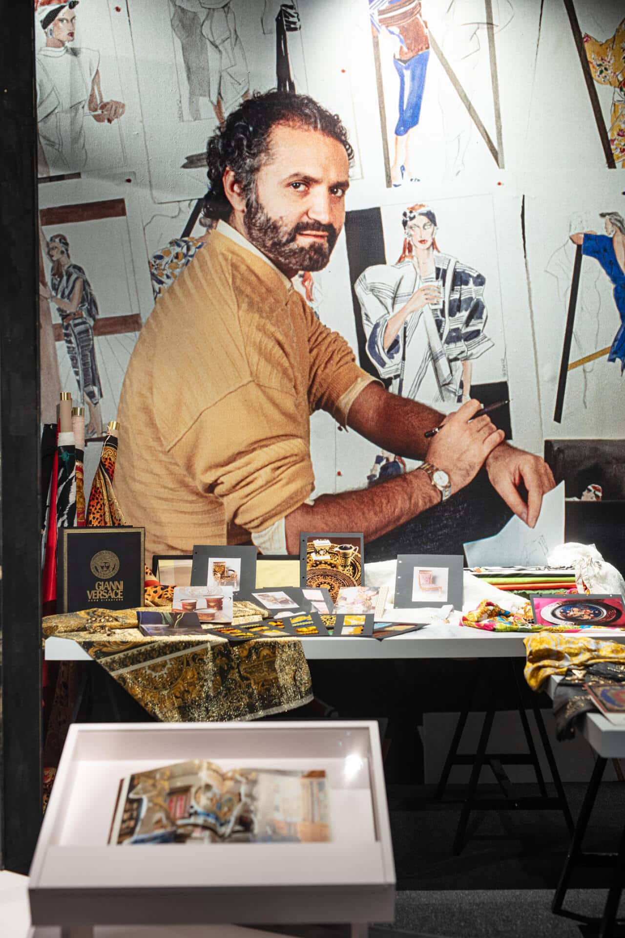 Portrait de Gianni Versace, vue d_exposition © Arches London Bridge _ Dreamrealizer.jpg