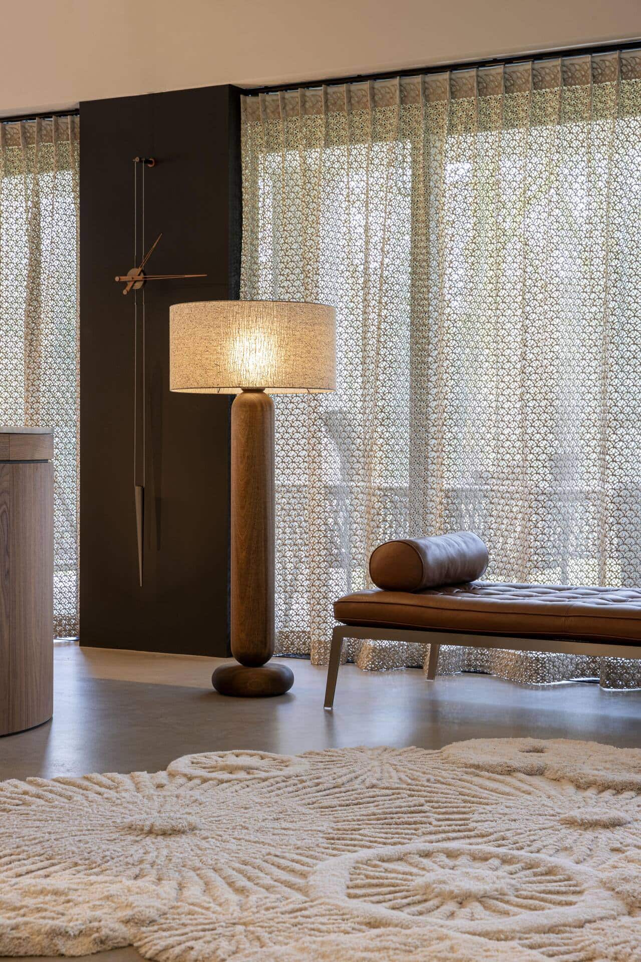 Wohlfühlmodus: Warmes Licht, edles Holz und Ruhe schaffen Harmonie.
www.jeroenderuddere.com