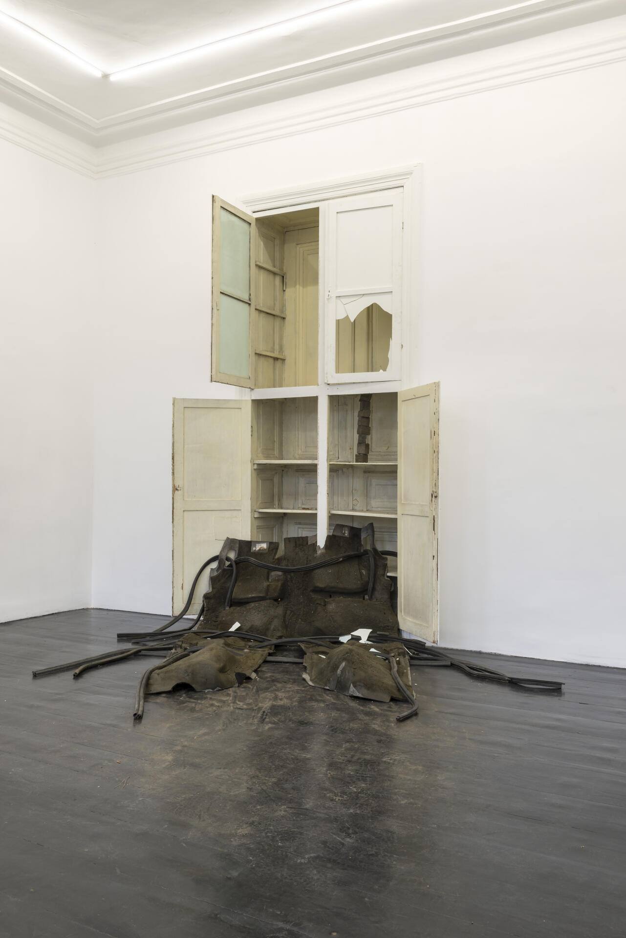 Ser Serpas «Through the Loop and the Belt», 2019, Galerie LC Queisser, Tiflis.