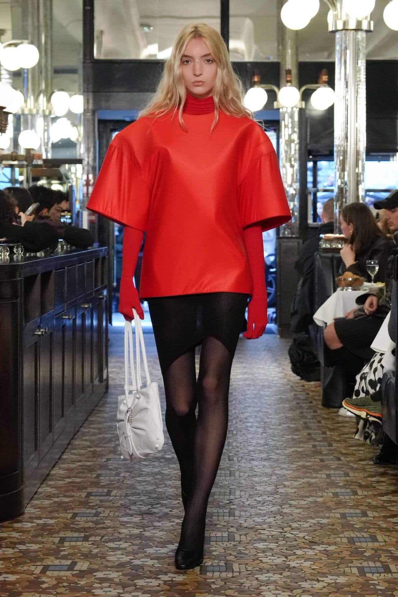 Marie Adam-Leenaerdt: Konzeptmode auf die elegante Art: minimalistisch, aber stets mit subversiver Note.