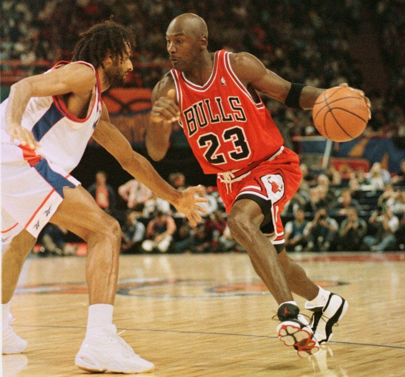 Michael Jordan (rechts)