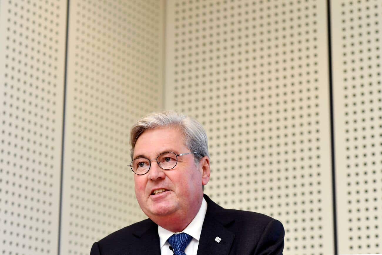 Clariant CEO Hariolf Kottmann an einer Medienkonferenz in Zuerich am Dienstag, 18. September 2018. Der saudische Konzern Sabic bringt als neuer Grossaktionaer den Hauptteil seiner Aktivitaeten im Bereich Spezialitaetenchemie in das Baselbieter Unternehmen Clariant ein. An der Konzernspitze von Clariant wird neu ein Sabic-Manager stehen. Der bisherige Chef, Hariolf Kottmann, uebernimmt das Verwaltungsratspraesidium.(KEYSTONE/Walter Bieri)