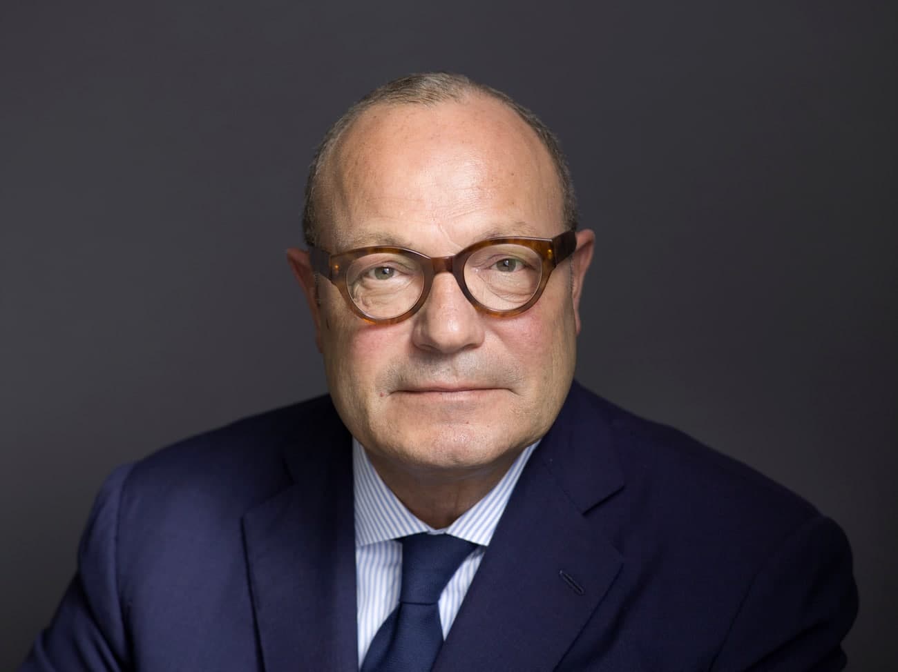 Portrait of Andreas Schmid, president of the Board of Directors of Swiss think tank Avenir Suisse, taken in his office in Zurich, Switzerland, on September 25, 2014. (KEYSTONE/Gaetan Bally) Andreas Schmid, Verwaltungsratspraesident des Think Tanks Avenir Suisse, portraitiert in seinem Buero in Zuerich am 25. September 2014. (KEYSTONE/Gaetan Bally)