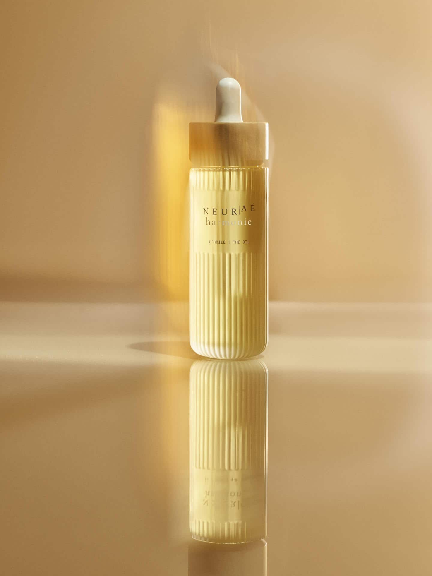 Neuraé: Serum Harmonie mit Extrakten aus Alpen-Helmkraut, rotem Indigo und Eperua, 50 ml, Fr. 155.–.