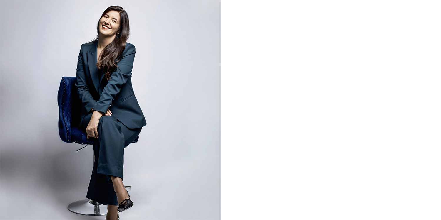 Andreea E70 copy.png