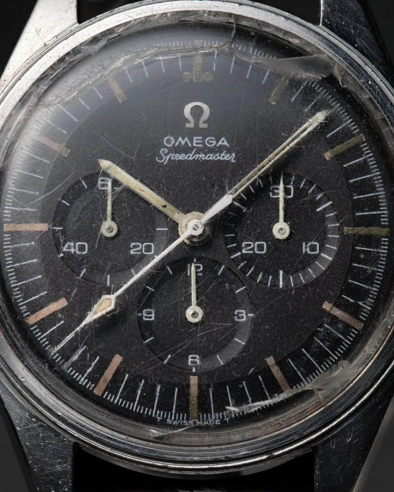 Diese Omega Speedmaster Referenz 105.003 von Gene Cernan während der Apollo-17-Mission hat ein Uhrglas aus Hesalit.
