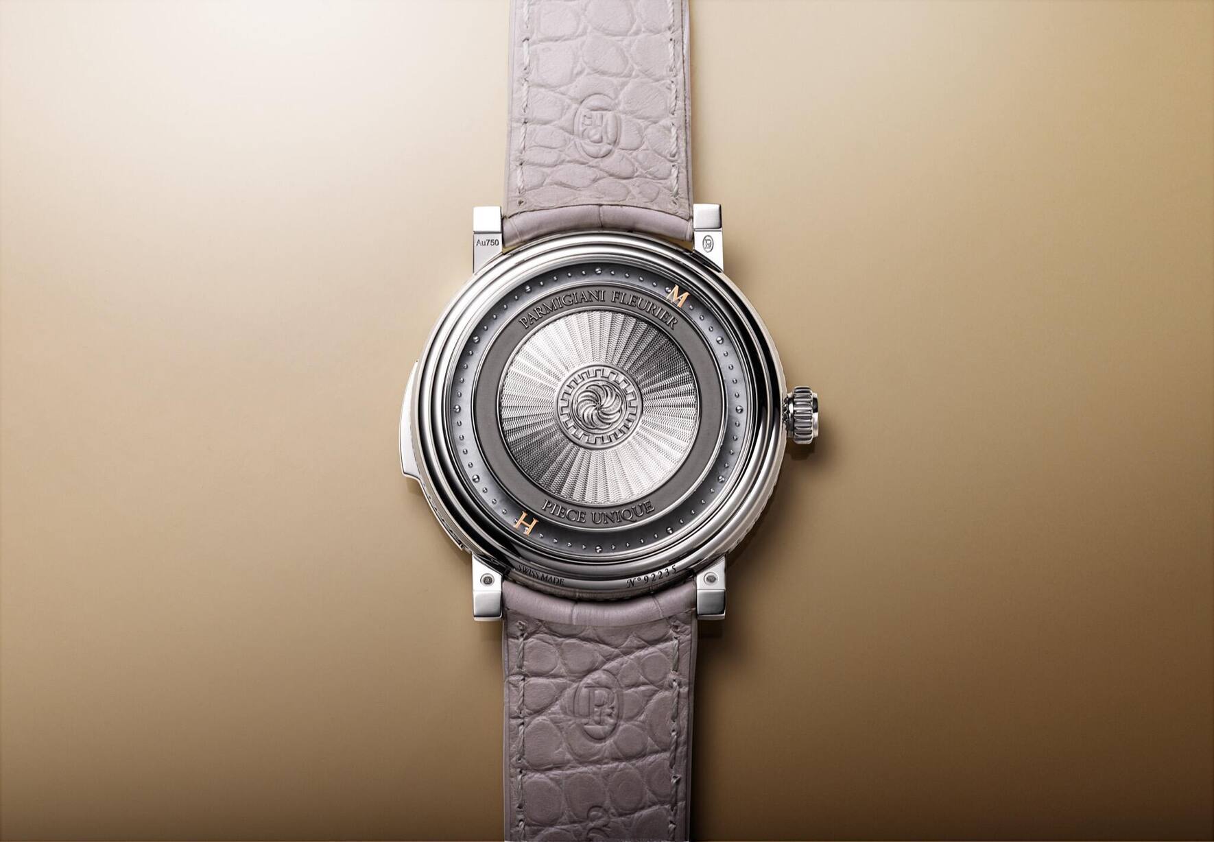 Die Rückseite der Uhr.