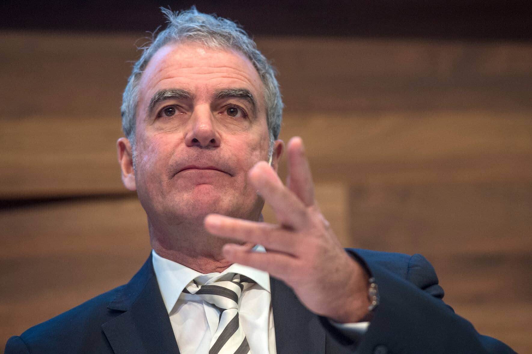 Hans Braendle, CEO Meyer Burger, orientiert an einer Medienkonferenz ueber das Geschaeftsjahr 2017, am Donnerstag, 22. Maerz 2018, in Zuerich. (KEYSTONE/Melanie Duchene)