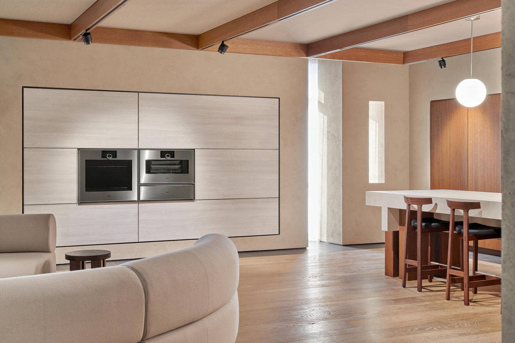 Die Küchengeräte aus der Serie Expressive bestechen durch ihre schlichten Formen und ihre intuitive Bedienung. Im Inneren steckt modernste Profitechnologie.