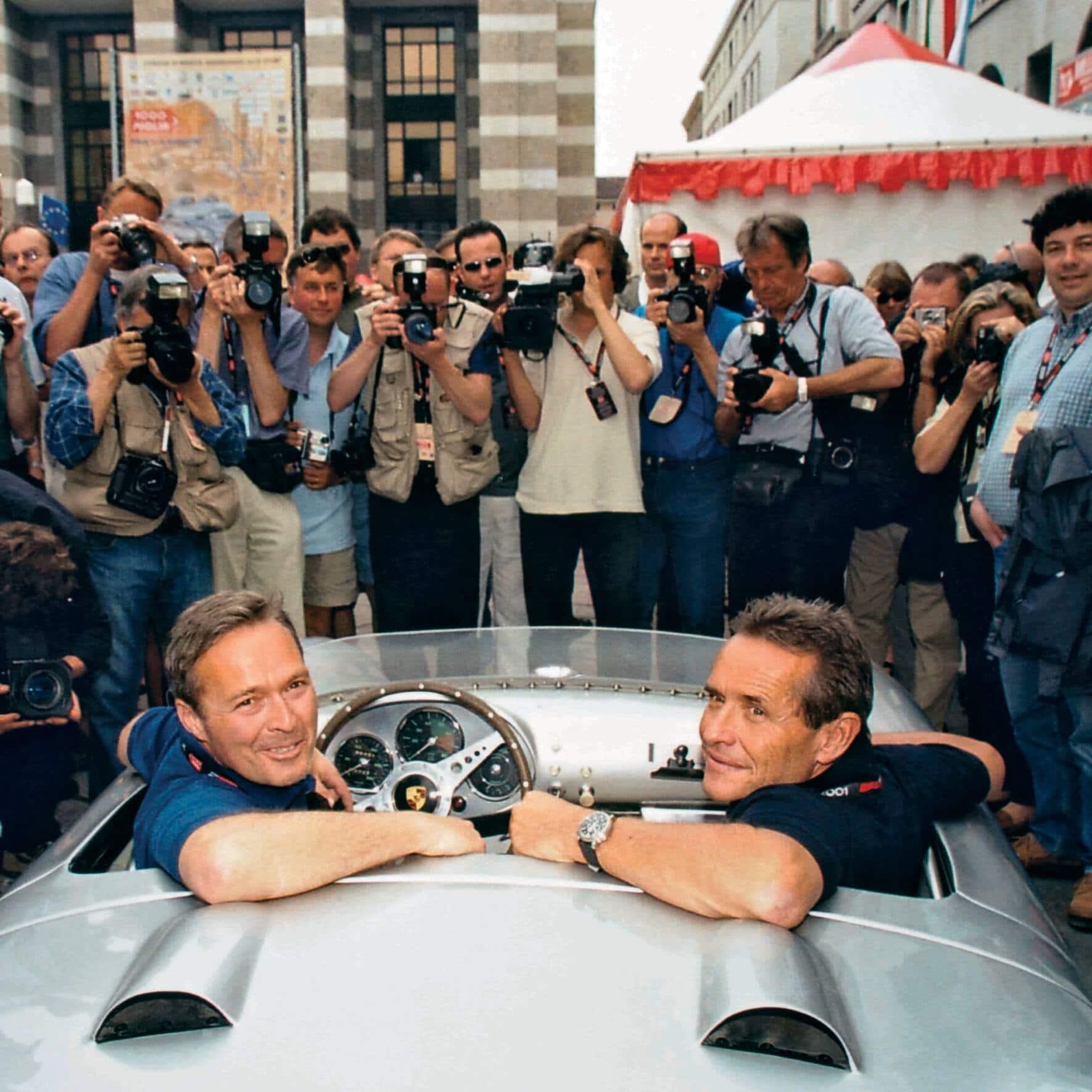 Chopard-­Patron Karl-Friedrich Scheufele (l.) an der Rallye mit Jacky Ickx als Co-­Pilot.