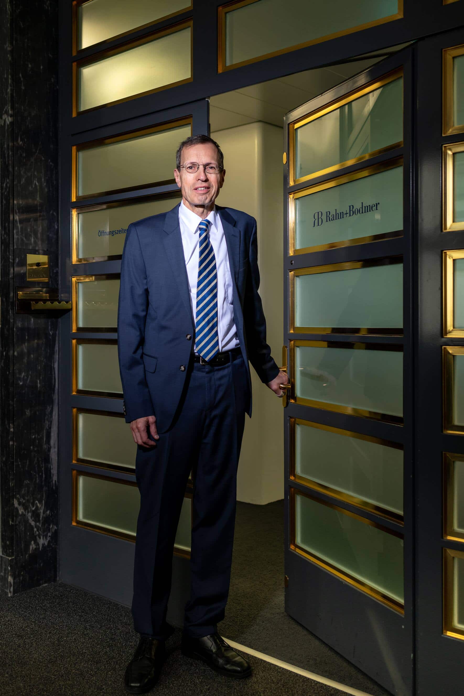 Privatbankier. Christian Rahn von der Privatbank Rah & Bodmer Co in Zuerich ist noch einer der letzten Privatbankers der Schweiz. Aufgenommen am 10.10.2018 in Zuerich. Bild Â© Remo Naegeli