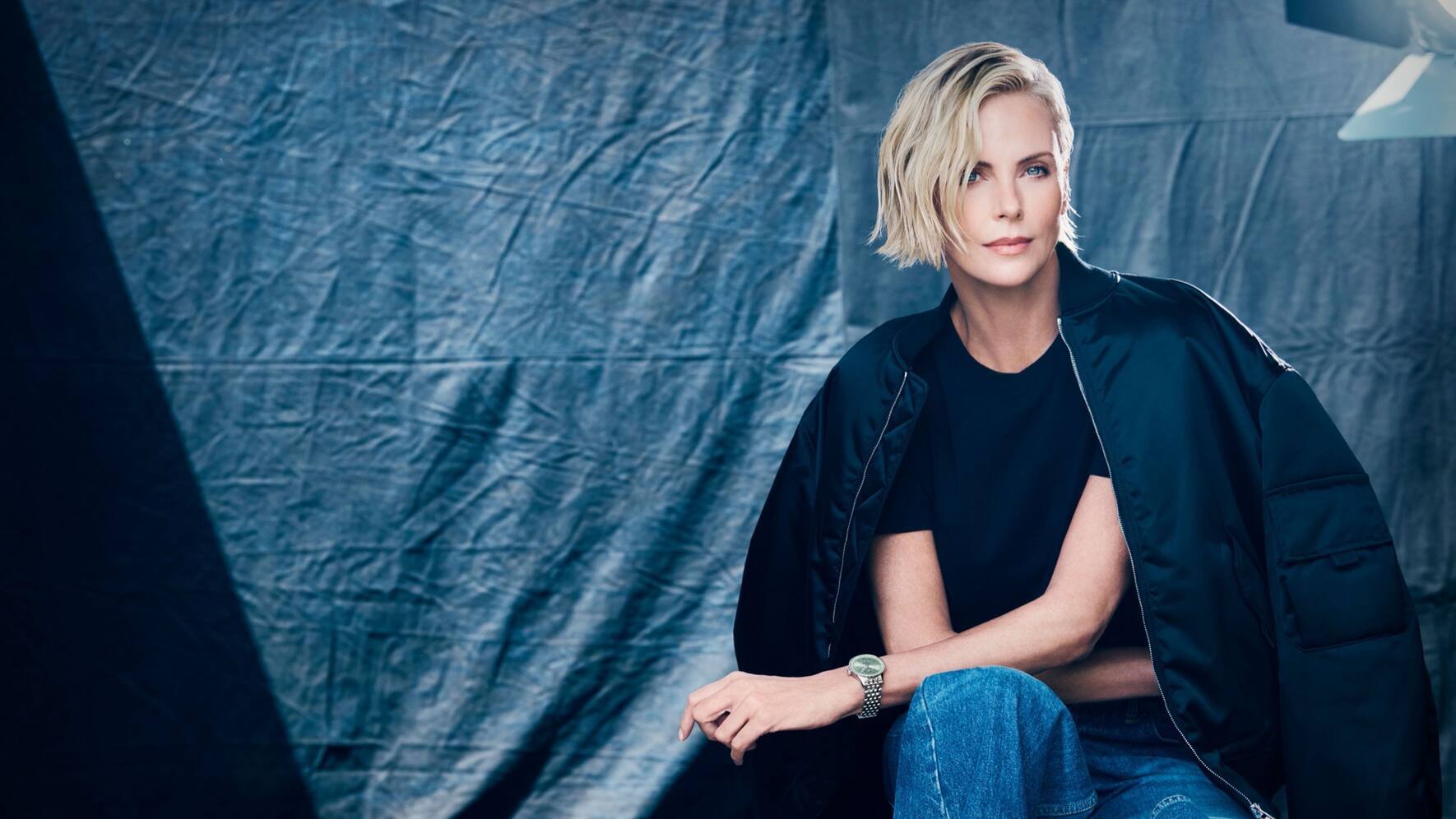Die Navitimer debüttierte am Handgelenk des Hollywood-Stars Charlize Theron.