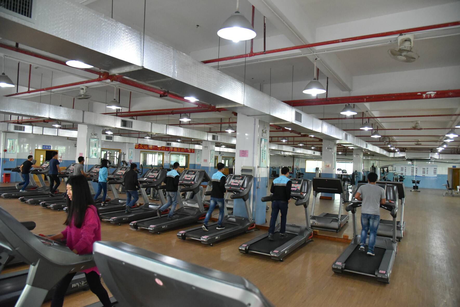 Crystal Biel Fitnessraum