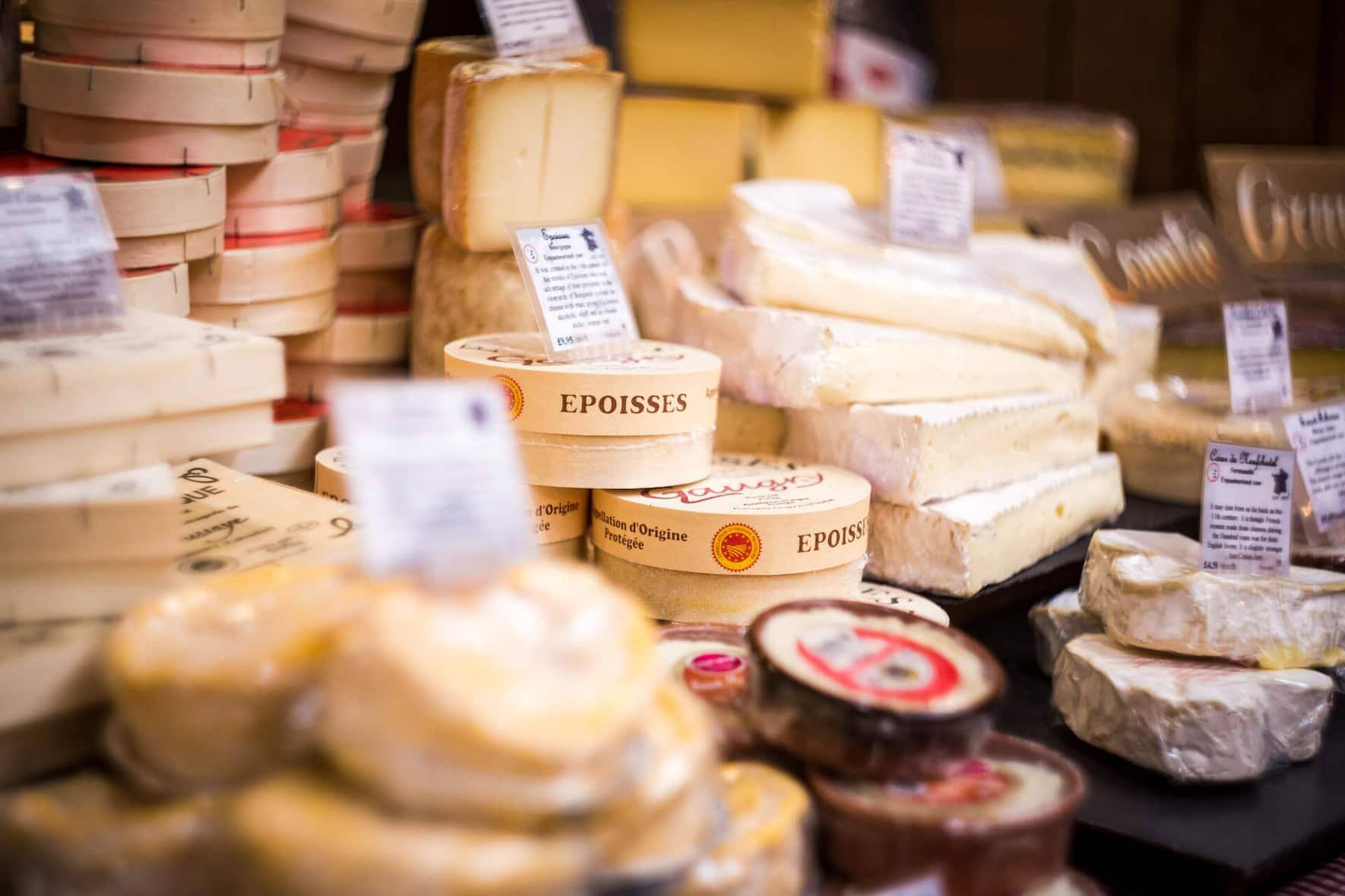 Bei reifen Rotschmierkäsen funktioniert ein kräftiger Rosé oft besser als Rotwein.