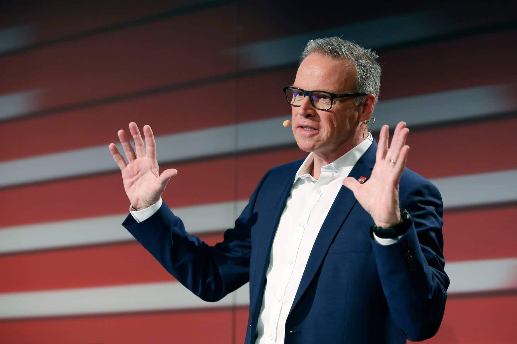 CEO Andreas Meyer spricht an der Bilanzmedienkonferenz der SBB, am Dienstag, 19. Maerz in Bern. (KEYSTONE/Peter Klaunzer)