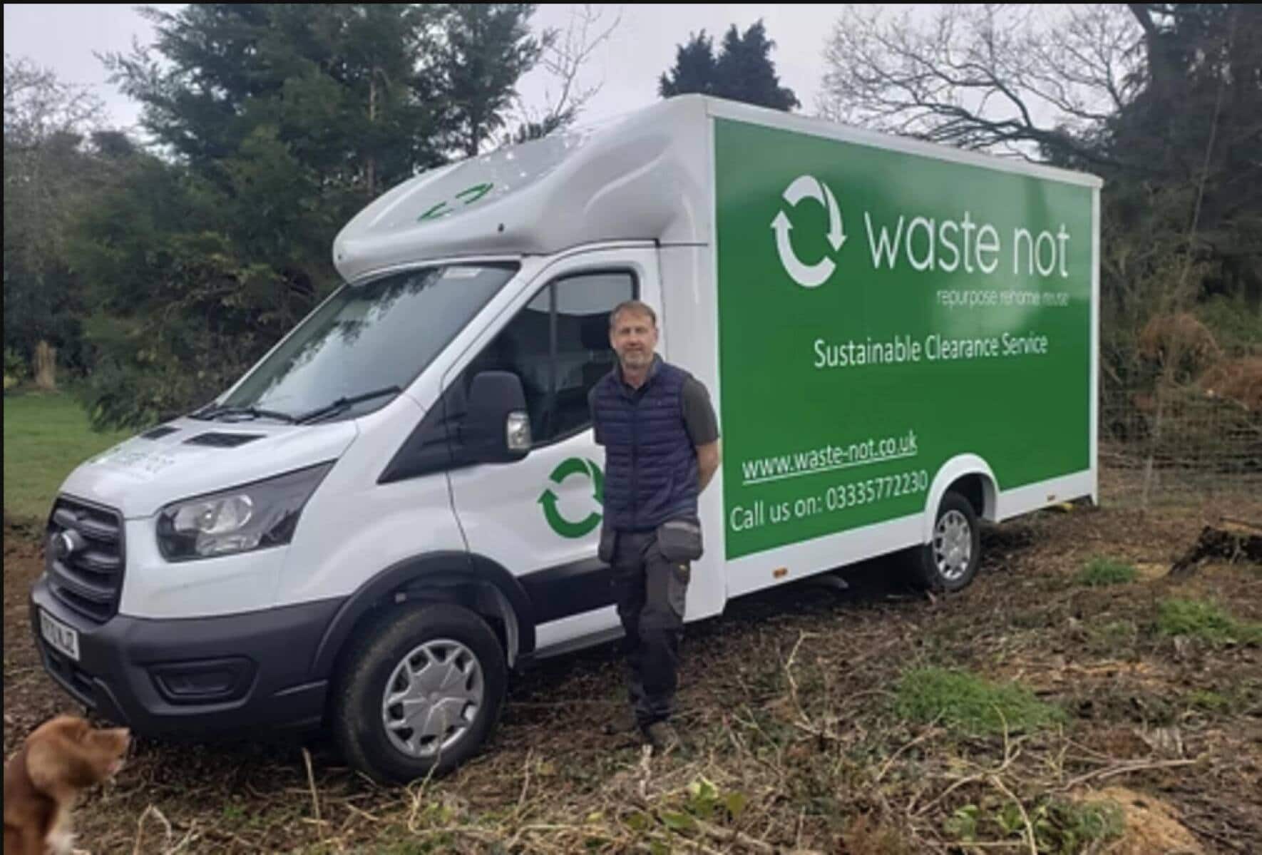 Seine Firma besteht aus zwei Personen: Andrew Pearse vor seinem Lieferwagen.