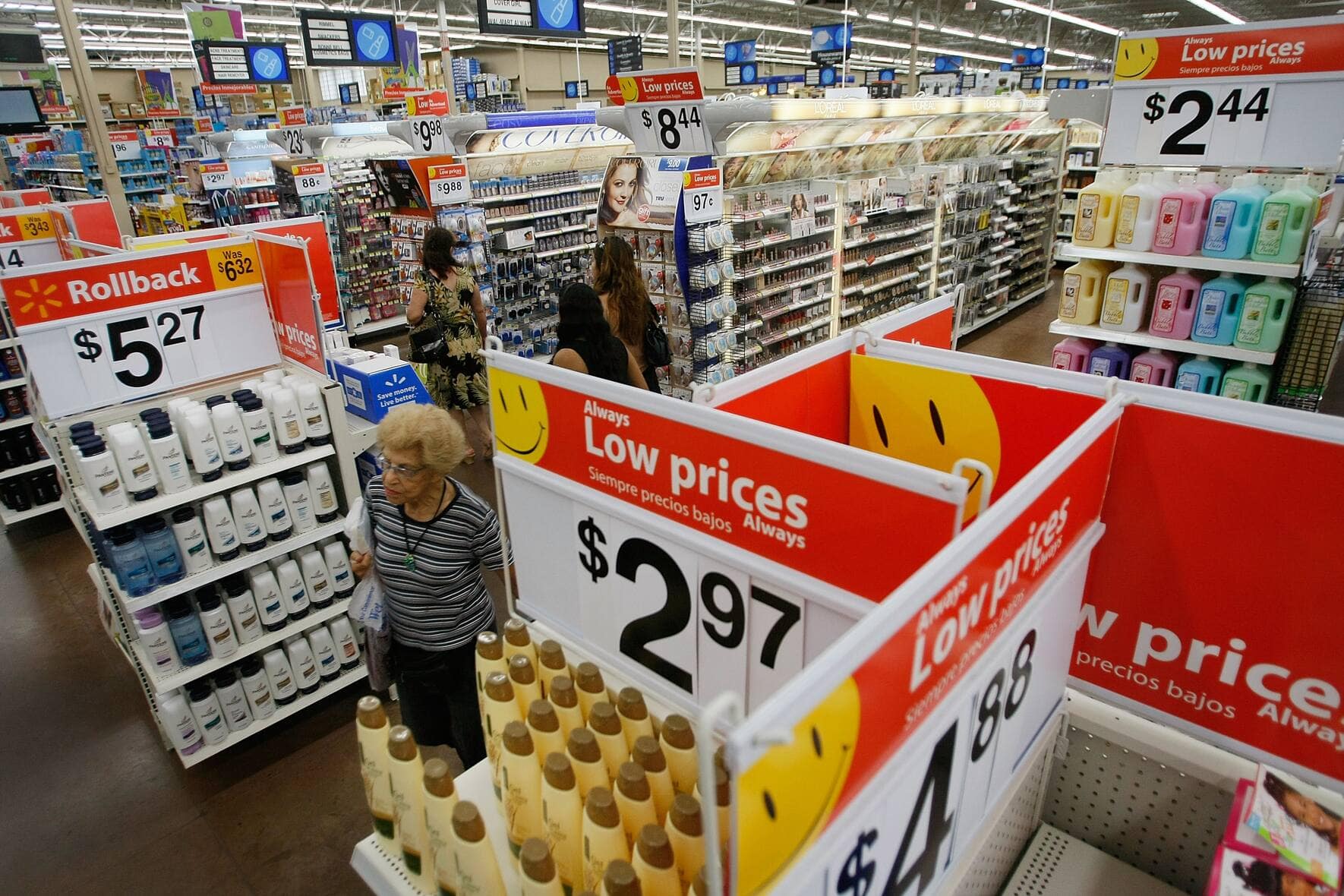 NORTH MIAMI, FL - AUGUST 14:  People shop at a Wal-Mart Store August 14, 2008 in North Miami, Florida. The company reported its second-quarter profit rose 17% and it raised its full-year forecast.  (Photo by Joe Raedle/Getty Images)