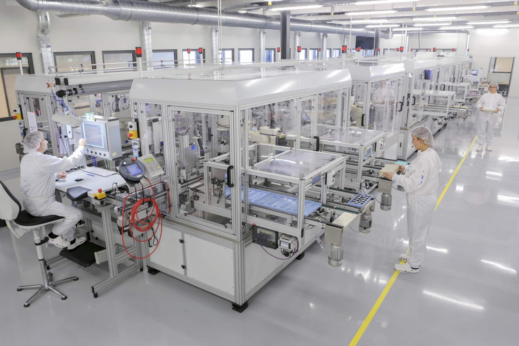 Vollautomatisiert: Die Swatch Group baut ihr Automatikwerk Sistem 51 für die gleichnamigen Uhren der Marke Swatch in einer automatischen Produktion. Das ist Innovation auf höchstem Niveau.