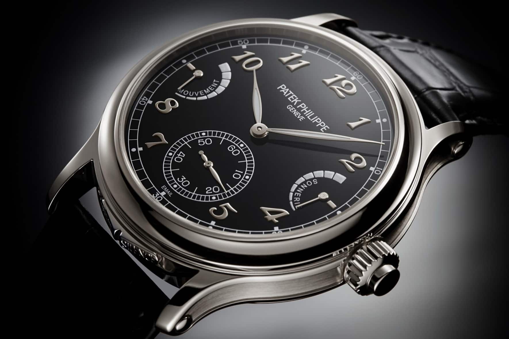 Die Grand Complication von Patek Philippe 6301P-001 in Platin mit einem Zifferblatt aus schwarzer Grand-Feu-Emaille.