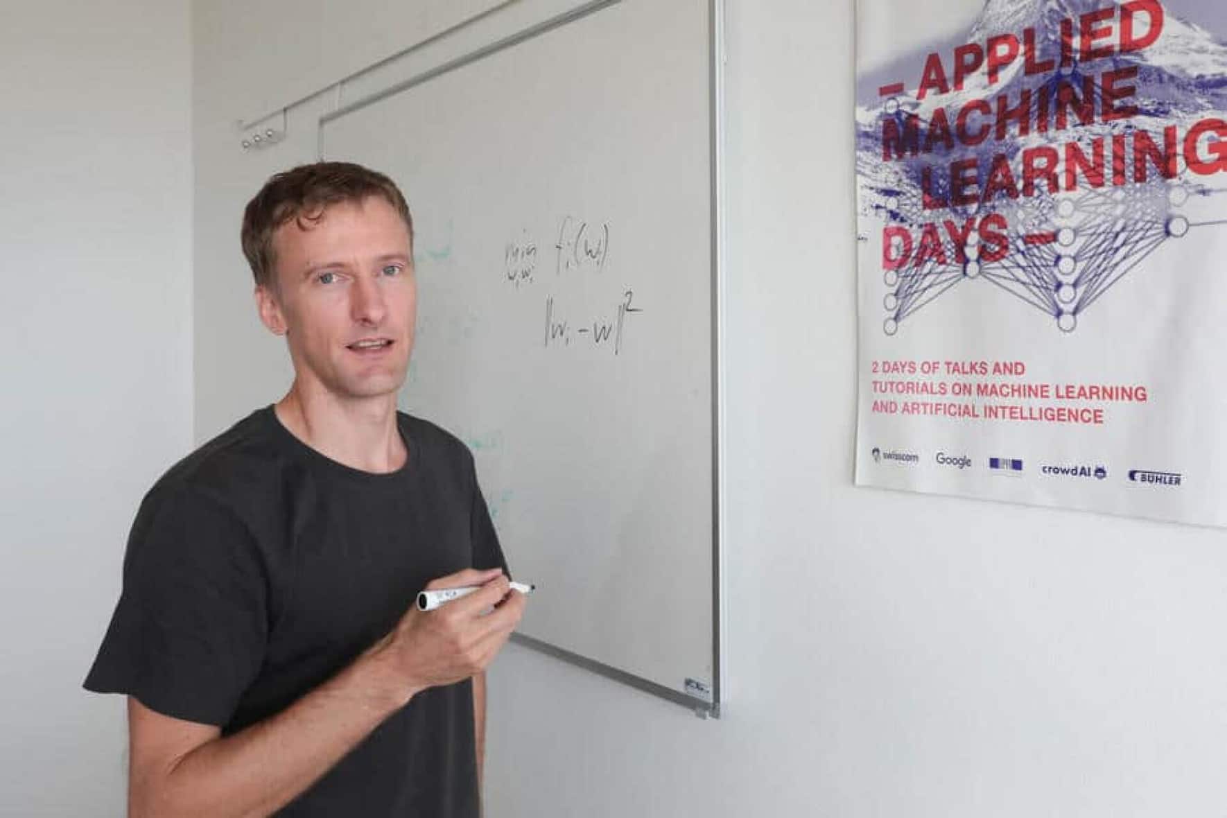 «Ich bin in keiner Weise von amerikanischen Big-Tech-Firmen abhängig»: Martin Jaggi, EPFL-Forscher