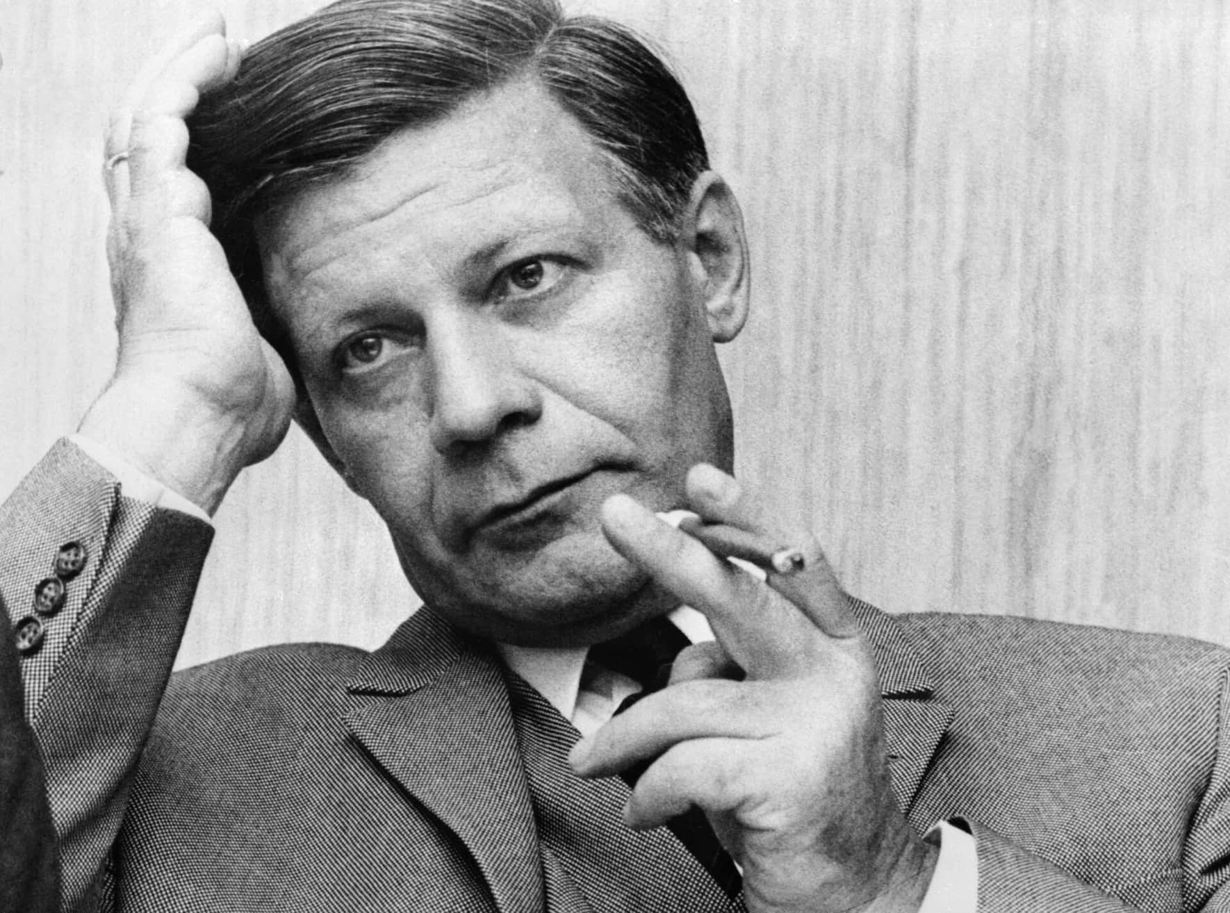 Helmut Schmidt.