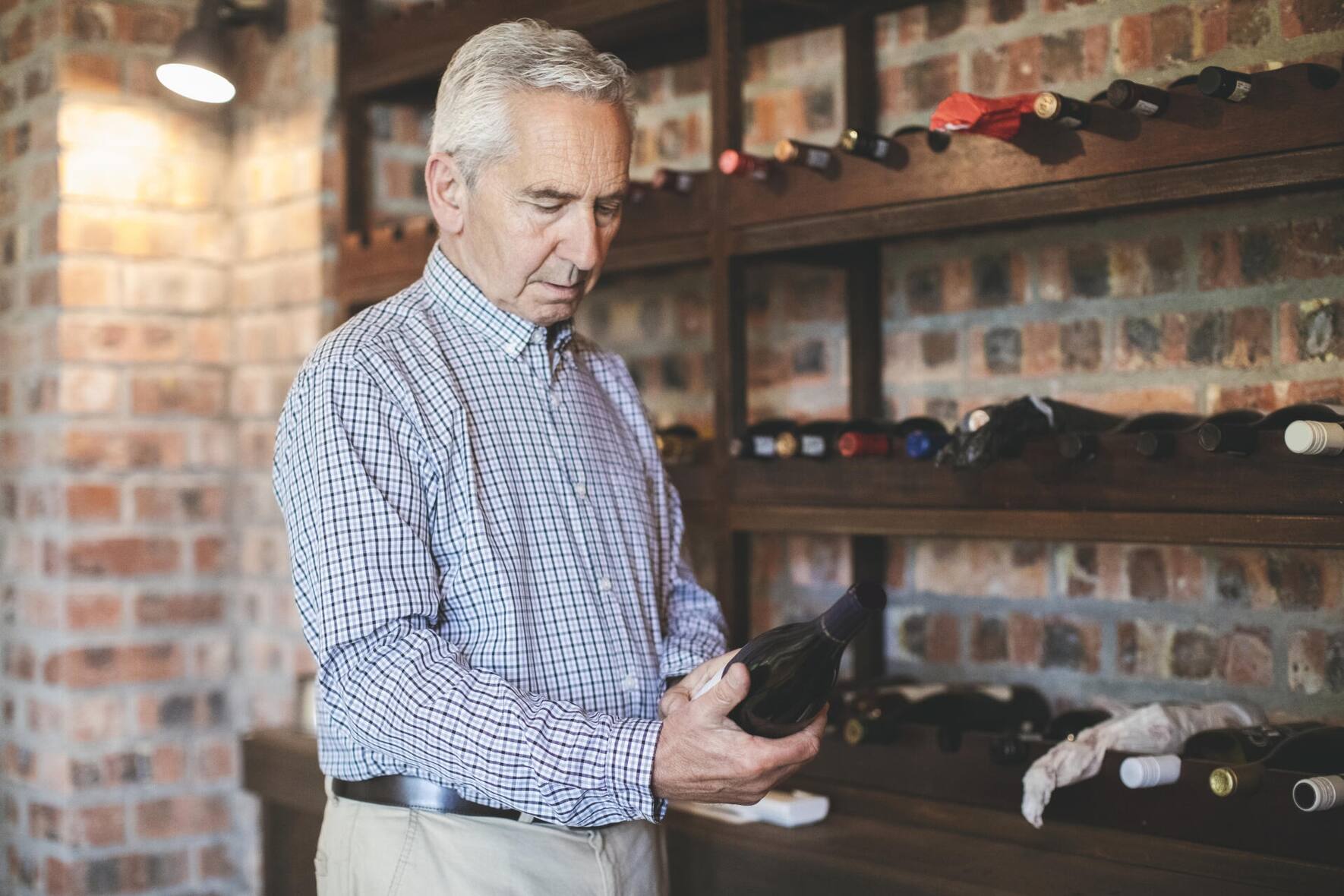 Nicht nur das Kochen braucht Zeit. Die Weinauswahl zum Sonntagsessen trifft man besser ein paar Stunden bevor der Braten aus dem Ofen muss.