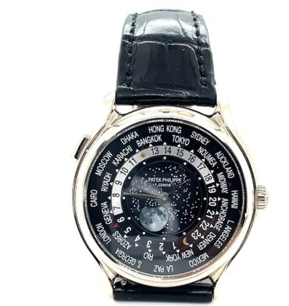 Auch dieses World Time-Modell kommt unter den Hammer.