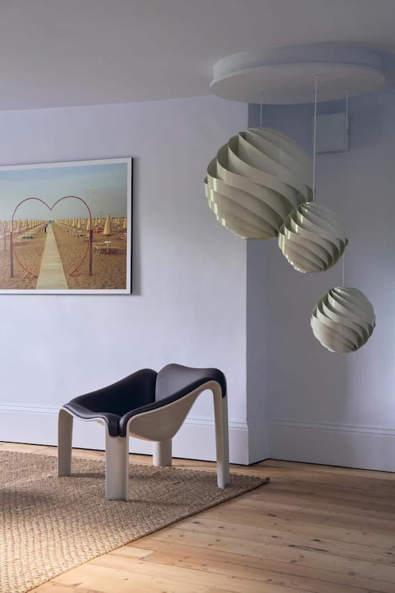 Aus den Sixties: Formstarker Sessel von Pierre Paulin.
www.gubi.com