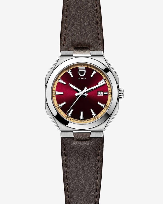 Die Circular 1 mit dem Armband aus Traubentrester.