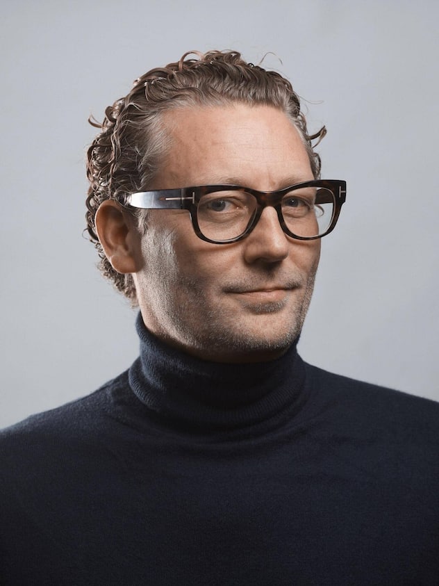 Manuel Emch ist Leider der Marke Louis Erard.