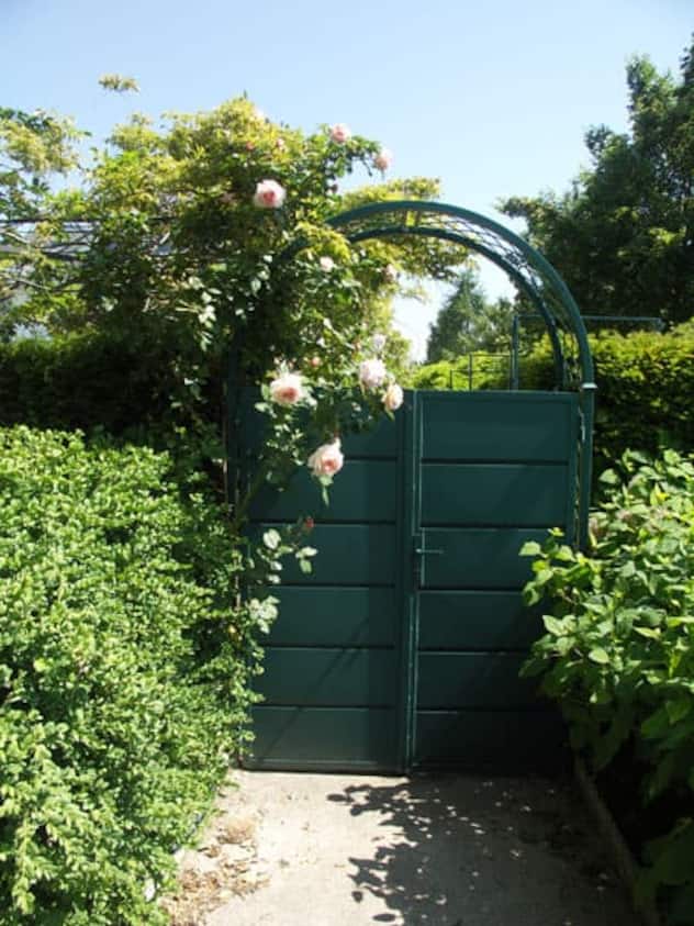 Die Parkanlage lädt zum Verweilen ein. Preis: 1'750'000 Franken Quelle und Bilder: Engel & Völkers