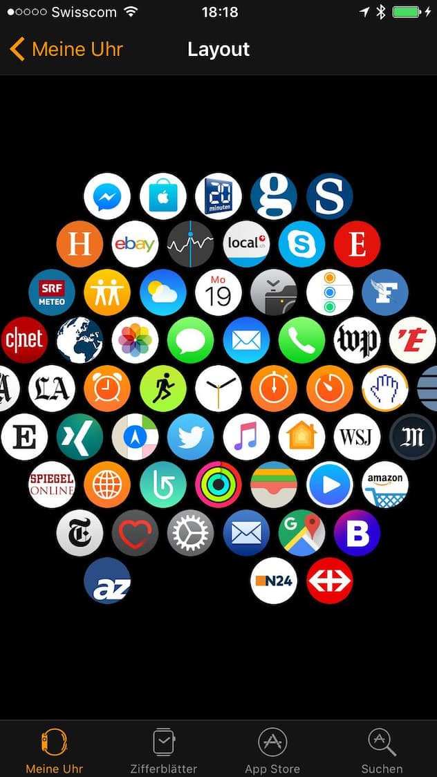 Jede App, die auf der Apple Watch installiert ist, wird hier im App-Layout angezeigt. Man kann sie durch die Watch-App auf dem iPhone näher oder weiter weg ums Zentrum (das Uhrensymbol) gruppieren. Jede App kann man auch so einstellen, dass sie im Dock der Uhr erscheint. Das ist sozusagen das Pendant zum Dock bei Computern mit MacOS X.