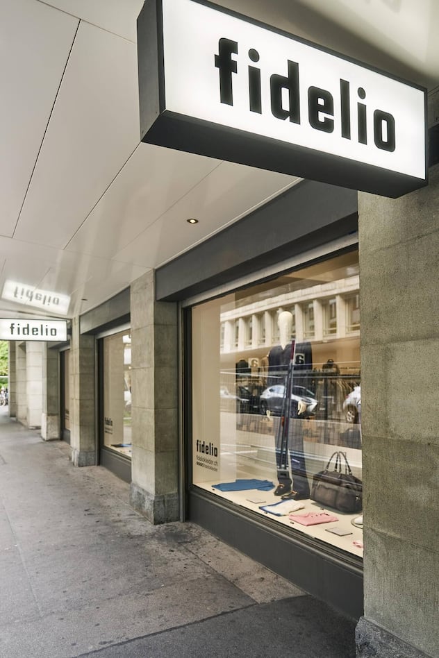 Fidelio Men

Nüschelerstrasse 30

8001 Zürich

Insta: fideliokleider

Web: fideliokleider.ch