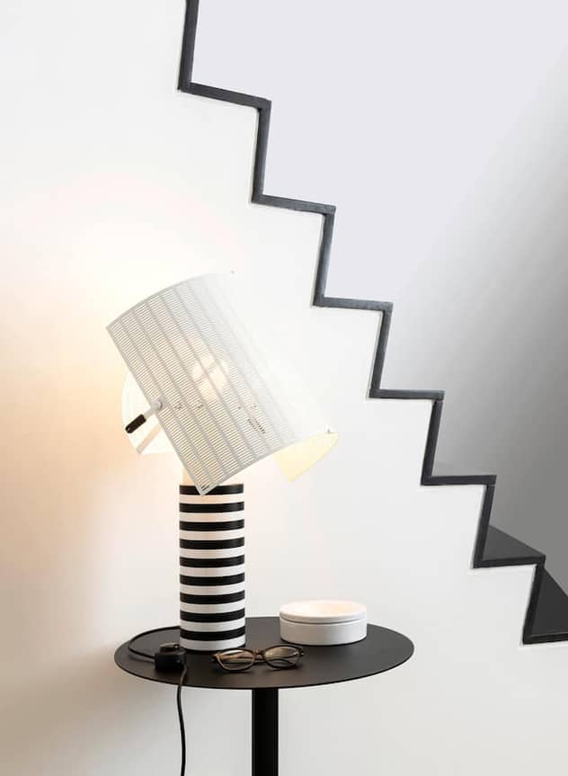 Architektonische Ikone: Die Leuchte Shogun, von Mario Botta im Jahr 1986 entworfen, in der Hochzeit der Postmoderne. Von Artemide.