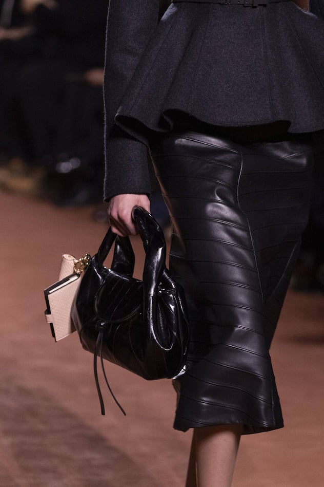 Ikonisch: 2005 lanciert, wurde die Tasche Spy praktisch über Nacht zur It-Bag und kommt in einer­ Neuinterpretation diesen Herbst/Winter zurück.