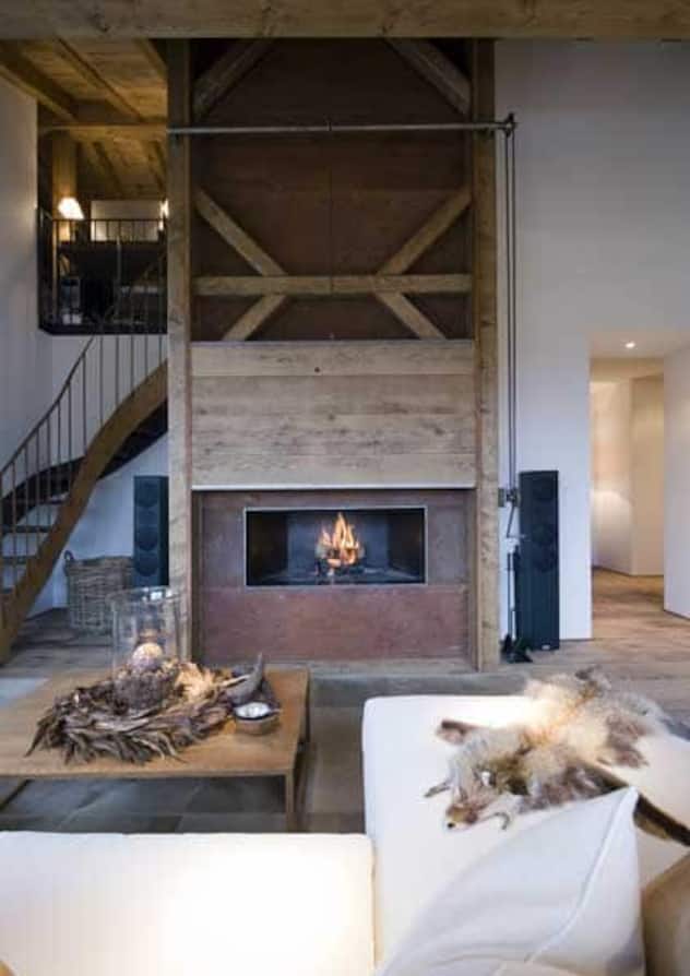 An den kühleren Tagen sorgt der offene Cheminée für Wärme und Behaglichkeit.