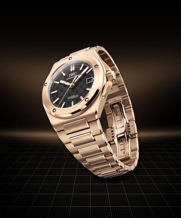 IWC, Ingenieur Die Ingenieur Automatic 40 verfügt über ein Gehäuse und ein integriertes Armband aus 18 Karat Rotgold, ein schwarzes Zifferblatt, Appliken aus Gold sowie vergoldete Zeiger. Preis: 47’800 Franken.