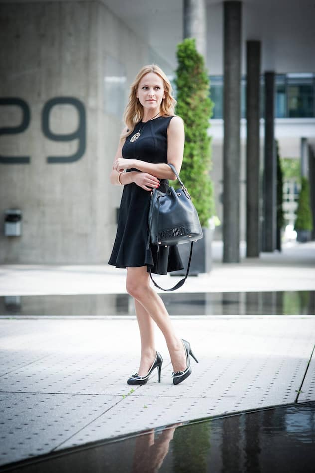 Ihr eigenes Business-Outfit ist eher leger als konservativ. «Solange stilvoll und nicht zu sexy, ist meiner Meinung nach auch mehr Wagnis in der Business-Mode erlaubt.»