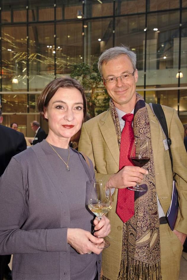 Catherine Wannier, CNP, EPFL;
Dietrich Reinhard, Institute Manager,  EPFL