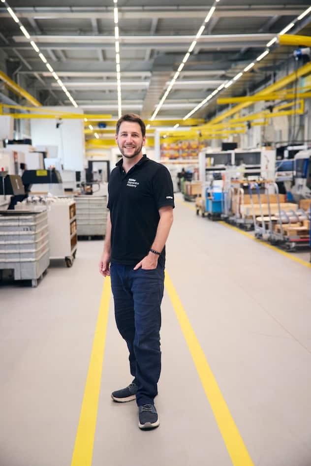 Denis Forster, Leader Vocational Training bei Bühler, wird Cyrill nach Shanghai begleiten und das Team unterstützen.