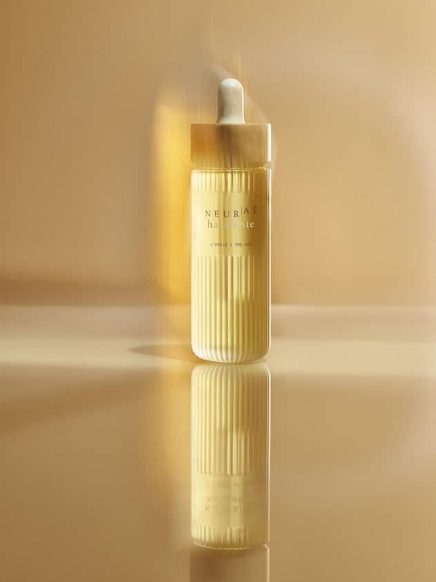 <p>Neuraé: Serum Harmonie mit Extrakten aus Alpen-Helmkraut, rotem Indigo und Eperua, 50 ml, Fr. 155.–.</p>