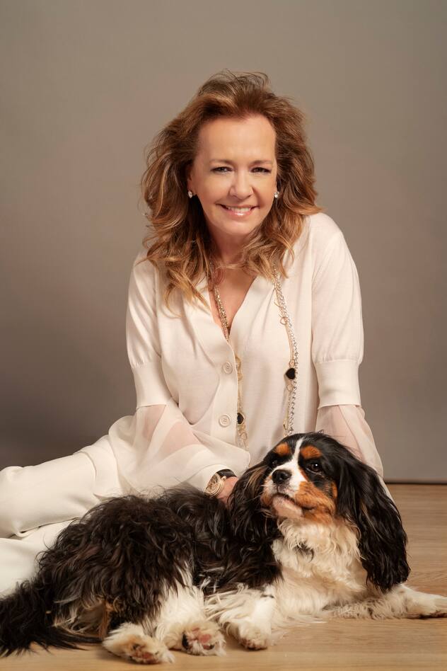 Caroline Scheufele mit Byron, ihrem Lieblingshund