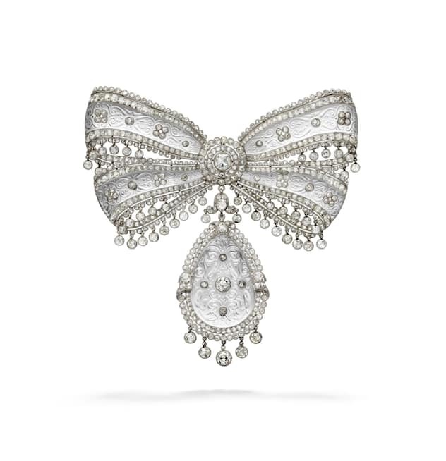 <p>Stomacher Brosche</p>