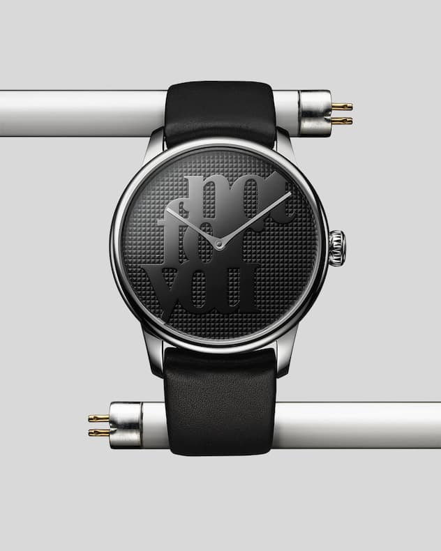 <p>Künstleruhr von Louis Erard mit Monica Bonvicini</p>